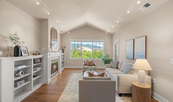 989 Golden Aspen Pl, Ashland, OR 97520