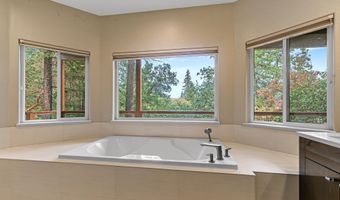 461 Waterline Rd, Ashland, OR 97520