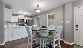 509 Sharon Oaks Ct, Benton, AR 72019