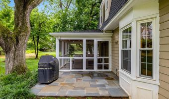 8104 BRIAR CREEK Dr, Annandale, VA 22003