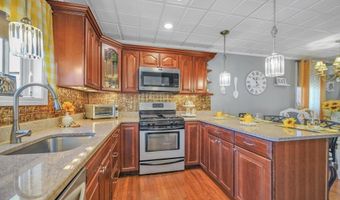 31 Darling St, Acushnet, MA 02743