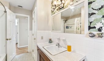 6 Advocate Pl, Danbury, CT 06810