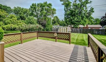 5514 Meadowood Dr, Fitchburg, WI 53711