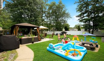 64 Woodland Rd, Bayville, NJ 08721