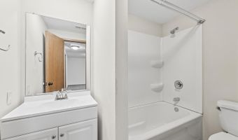 636 Dublin Dr, Andover, KS 67002