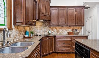 10715 Shoreline Dr, Baton Rouge, LA 70809