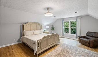 4163 Glen Meadow Dr, Peachtree Corners, GA 30092