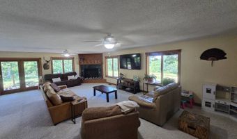 1537 270th St, Argyle, IA 52619