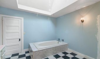 76 Spruce St, Brattleboro, VT 05301