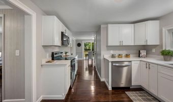 16 Mammoth Rd, Windham, NH 03087