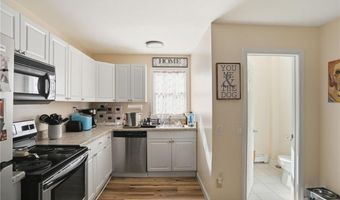 20 Mount Pleasant View Ave, Cumberland, RI 02864