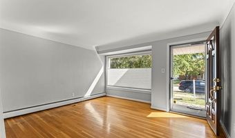 9892 Hubert Ave, Allen Park, MI 48101