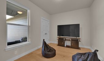 1004 S 46TH St, Springfield, OR 97478