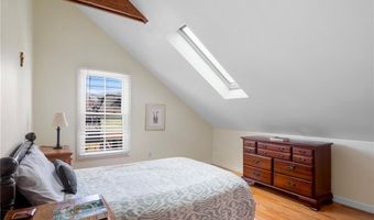 3 Carroll Ave, Newport, RI 02840