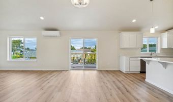 655 11th St, Bandon, OR 97411