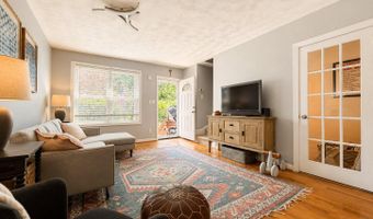 609 S HENRY St, Alexandria, VA 22314