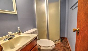 198 HOODS POINT Rd, Basye, VA 22810