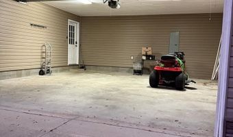 57 Brandon St, Baxley, GA 31513