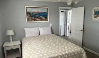 4 Angell Rd, Narragansett, RI 02882