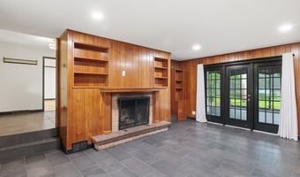 807 Hillcrest Dr, Ashland, OH 44805