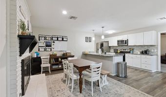 8209 NW 28th St, Bethany, OK 73008