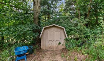 341 Abbyshire Rd, Akron, OH 44319