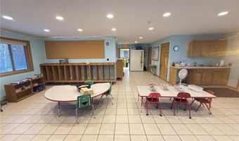 2328 N Hillcrest Pkwy, Altoona, WI 54720