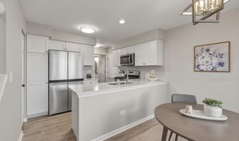 1934 N Charter Point Dr, Arlington Heights, IL 60004
