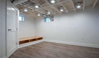 467 Maple Avenue Ave, Barrington, RI 02806