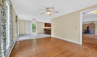 1 Gilman Rd, Hopkinton, RI 02832