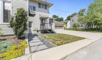 902 Midway Dr, Auburn, IN 46706