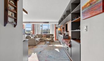 1016 S WAYNE St 302, Arlington, VA 22204