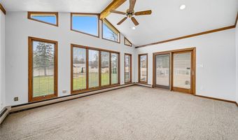 1584 Hemlock Dr, Ashtabula, OH 44004