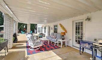 102 Cranberry Ter, Cranston, RI 02921