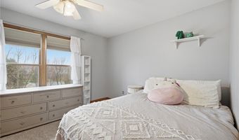 4212 Devonshire Ct, Akron, OH 44321