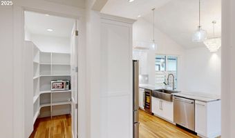 1341 NAUTICAL HEIGHTS Dr, Brookings, OR 97415