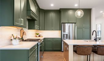 980 Pelican Dr, Polk City, IA 50226