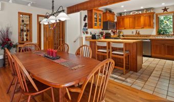 267 S Cove Rd, Burlington, VT 05401