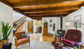 402 Tanglewood Rd, Arcata, CA 95521