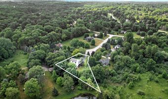 3999 Edmonton Ct, Ann Arbor, MI 48103