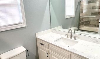 603 Lakeview Dr, Aurora, MO 65605