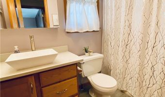 869 MOSS CANYON Dr, Amherst, OH 44001