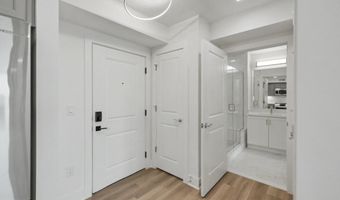 701 N HENRY St 502, Alexandria, VA 22314