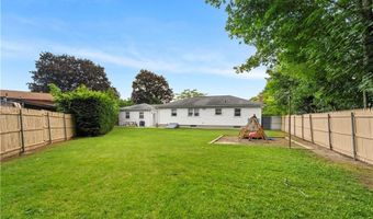 17 Golini Dr, Johnston, RI 02919