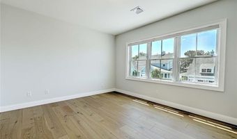 20 Kettle Point Ave, East Providence, RI 02914