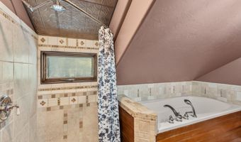 827 Tyler Creek Rd, Ashland, OR 97520