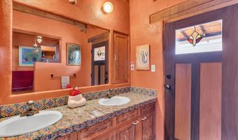 42 Hondo Seco Rd, Arroyo Hondo, NM 87513