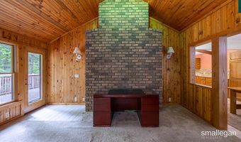 550 Greentree Ln NE, Ada, MI 49301