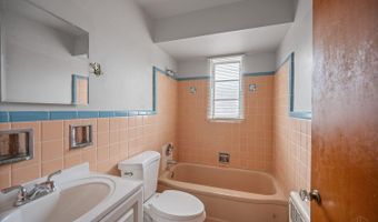5855 Lathrop Pl, Cincinnati, OH 45224