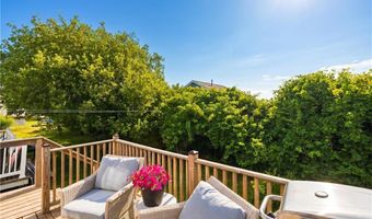 64 Burnside Ave, Narragansett, RI 02882